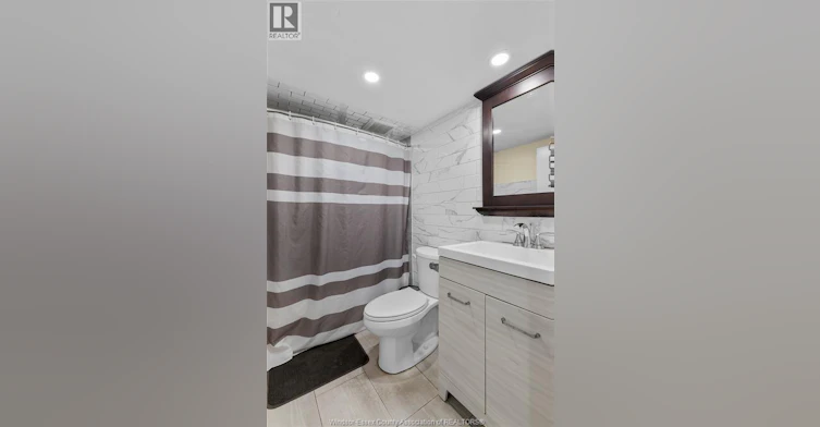 Room 5-609 St. Joseph, Windsor, ON, N9C 3H3 - 11