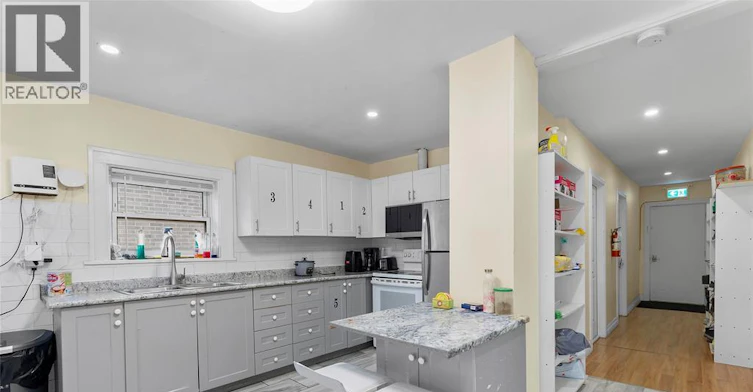Room 5-609 St. Joseph, Windsor, ON, N9C 3H3 - 17
