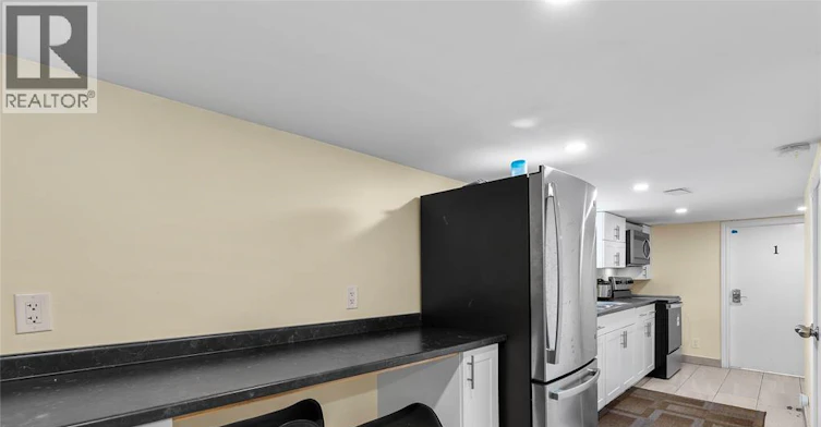 Room 5-609 St. Joseph, Windsor, ON, N9C 3H3 - 32