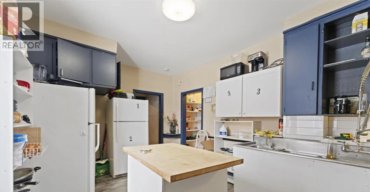 Room 1-3060 Sandwich, Windsor, ON, N9C 1A4 - 7