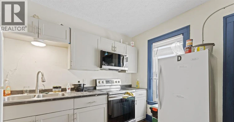 Room 1-3060 Sandwich, Windsor, ON, N9C 1A4 - 14