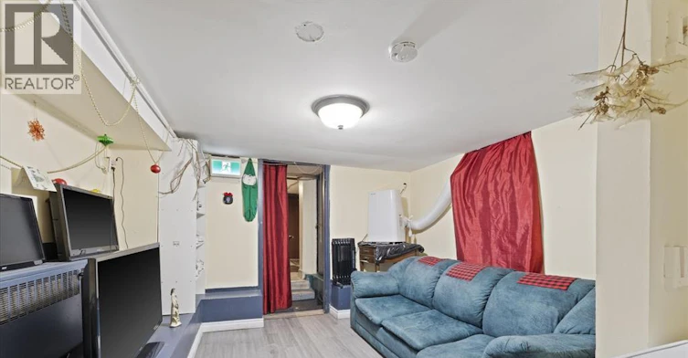 Room 1-3060 Sandwich, Windsor, ON, N9C 1A4 - 28