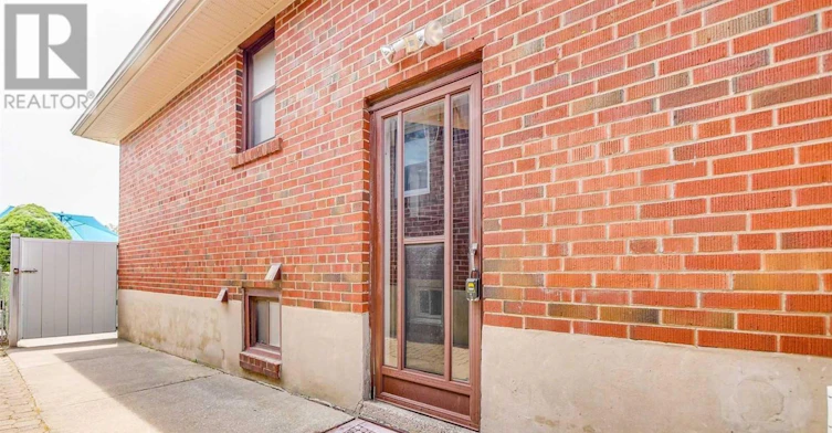 65 Whitburn Crescent, Toronto, ON, M3M 2S5 - 2