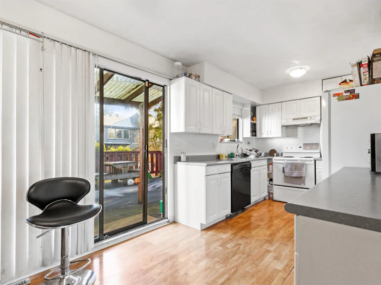 8666 August Drive, Surrey, BC, V3S 5A2 - 7