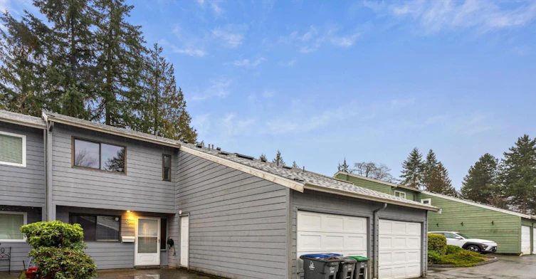 2-9976 149 Street, Surrey, BC, V3R 7W7
