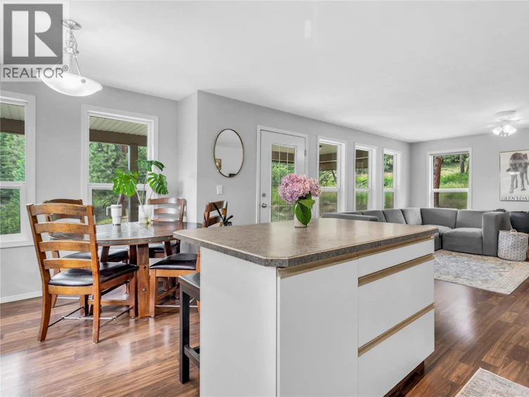 5738 Goudie Road, Kelowna, BC, V1P 1M4 - 67
