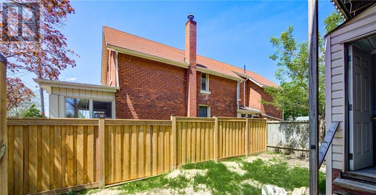 UPPER-200 Park Avenue, Brantford, ON, N3S 5K1 - 9