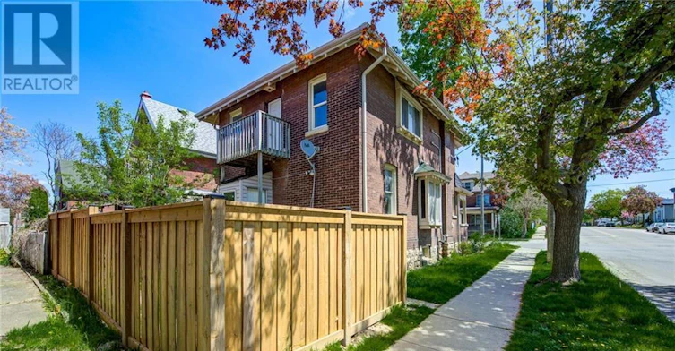 UPPER-200 Park Avenue, Brantford, ON, N3S 5K1 - 6