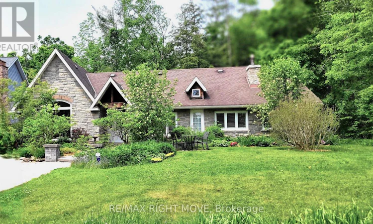 3528 Glenhaven Beach Road