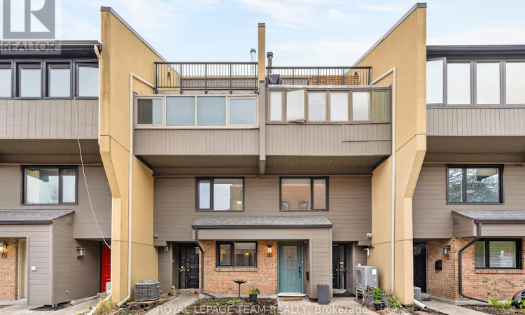 10-290 Cathcart Street