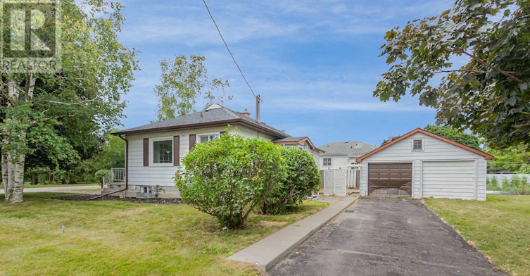 UPPER-201 High Street, Whitby, ON, L1N 5H5 - 16