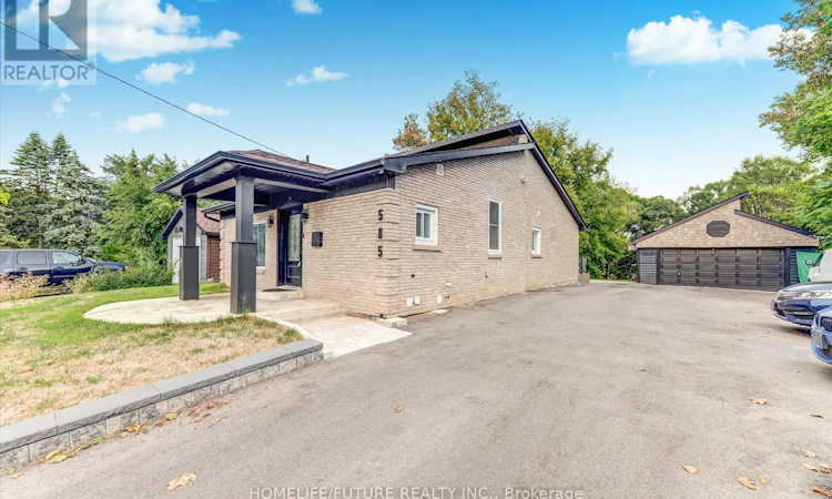 585 Wilson Road N