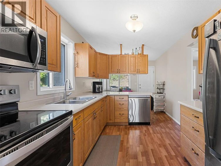 580 N Spruceview Place, Kelowna, BC, V1V 1S7 - 9