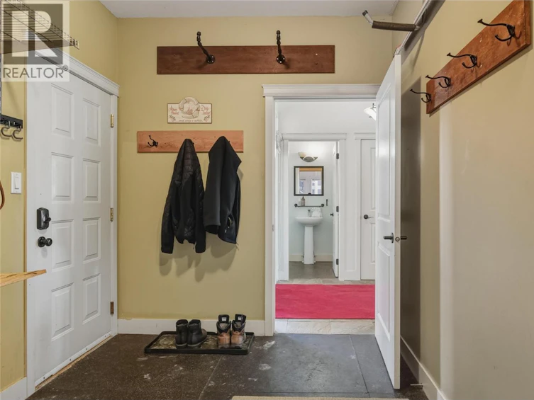 725 Monashee Road, Armstrong, BC, V1B 0S5 - 20