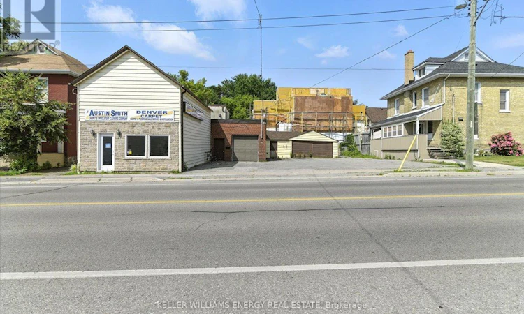 174 Mary Street N
