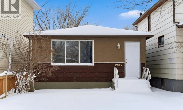 1909 Montreal Street