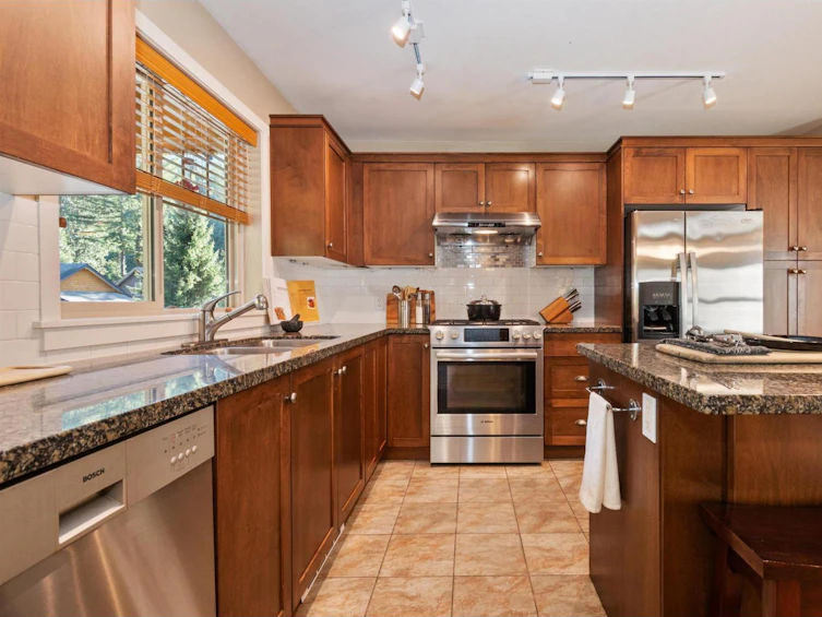 1774 Robins Roost Road, Cultus Lake, BC, V2R 0E1 - 11