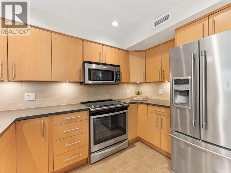 111-457 West Avenue, Kelowna, BC, V1Y 4Z3 - 16