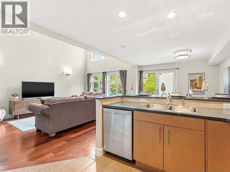 111-457 West Avenue, Kelowna, BC, V1Y 4Z3 - 18