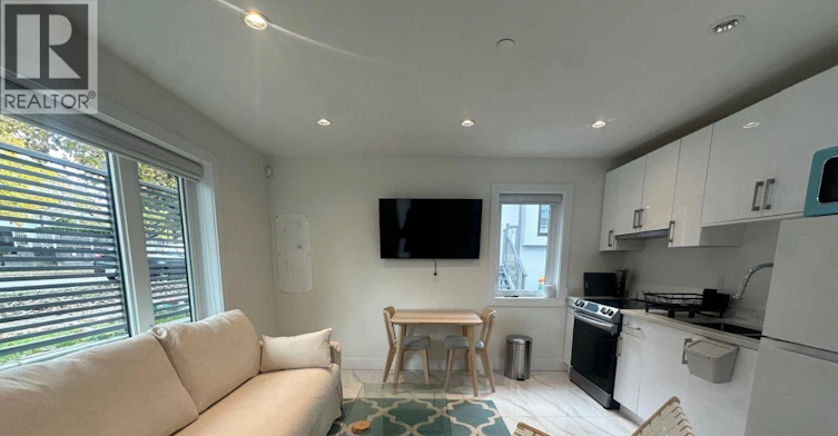 4373 Ontario Street, Vancouver, BC, V5Y 2K7 - 2