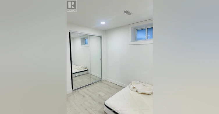 LOWER-25 Arbutus Crescent, Toronto, ON, M1P 1W8 - 14