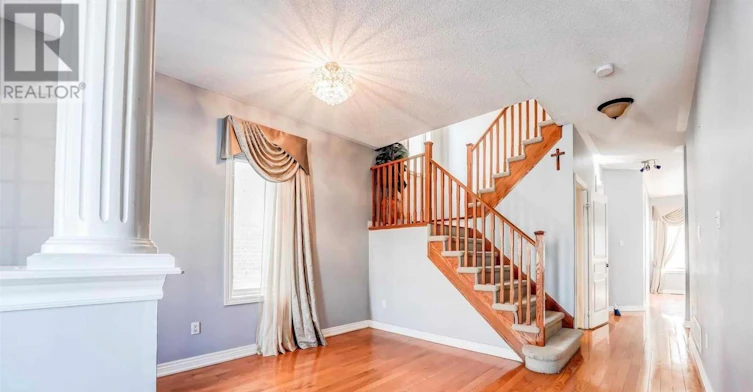 31 Vincent Street, Brampton, ON, L6R 0G8 - 3