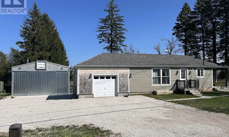 1046 124 County Road N