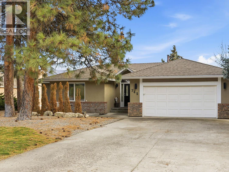 745 Cassiar Crescent, Kelowna, BC, V1V 1M7 - 2