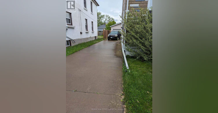 MAIN AND UPPER-298 Wallace Avenue S, Welland, ON, L3B 1R9 - 5
