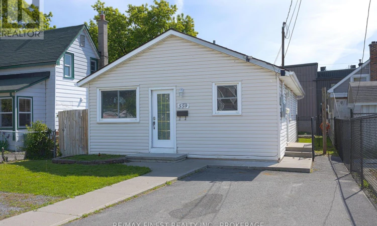 559 Macdonnell Street
