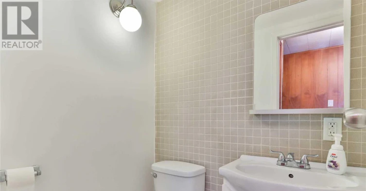 LOWER FL-231 Goulding Avenue, Toronto, ON, M2R 2P6 - 11