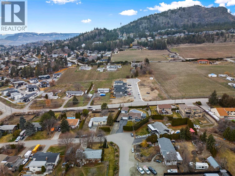 932 Mccartney Road, West Kelowna, BC, V1Z 1S1 - 41