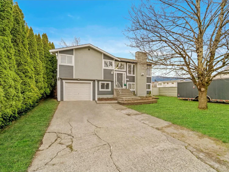 8867 Hazel Street, Chilliwack, BC, V2P 7C1 - 3