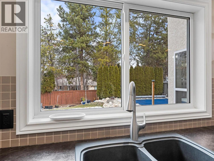 774 Varney Court, Kelowna, BC, V1W 3Z2 - 14