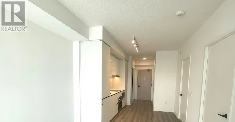 5810-8 Interchange Way, Vaughan, ON, L4K 5Z7 - 4