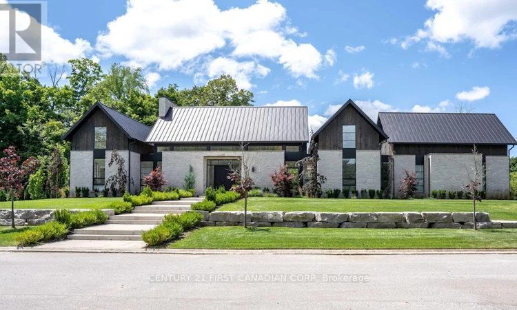 3819 Deer Trail