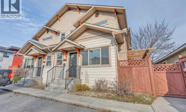 102-584 W Westminster Avenue