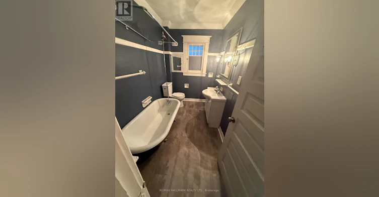 UPPER-46 Grove Street, Welland, ON, L3B 4B4 - 4