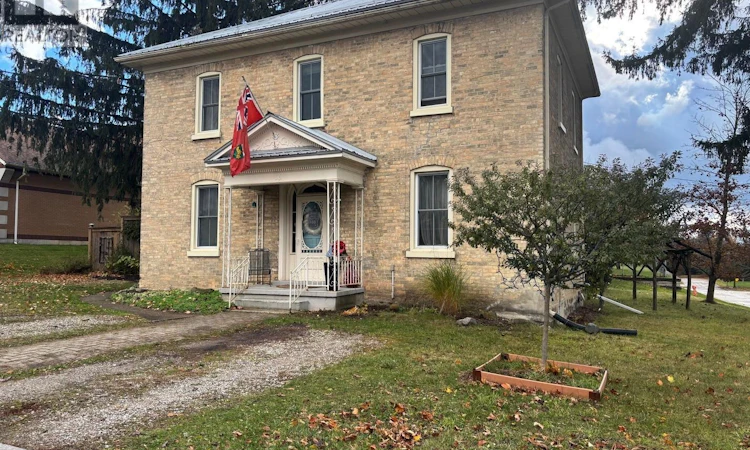 16 Peter Street S