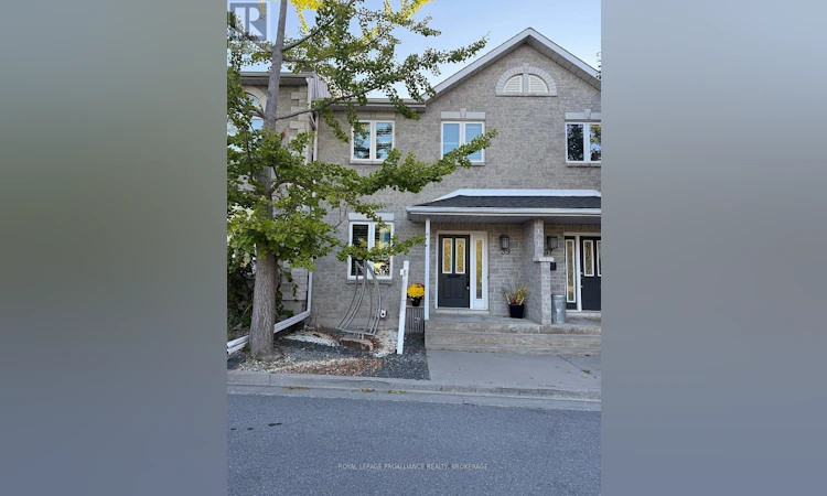 39 Mowat Avenue