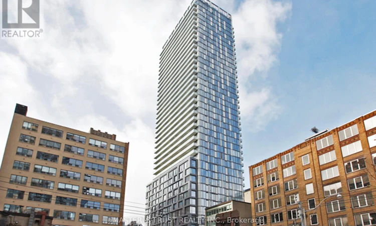 2511-101 Peter Street