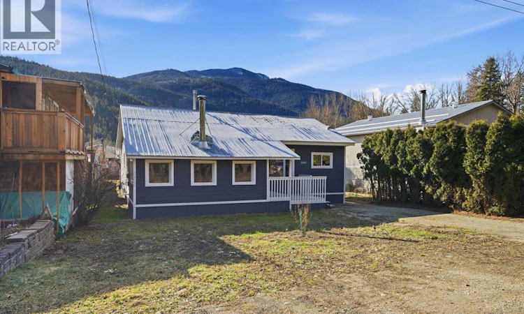5783 Tuktakamin Road