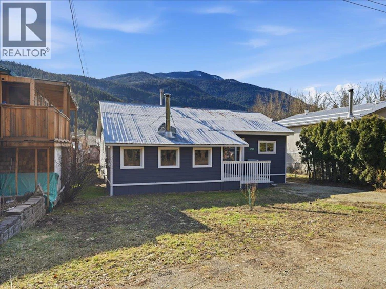 5783 Tuktakamin Road, Falkland, BC, V0E 1W0