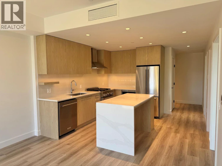 310-3051 Abbott Street, Kelowna, BC, V1Y 0P1 - 2