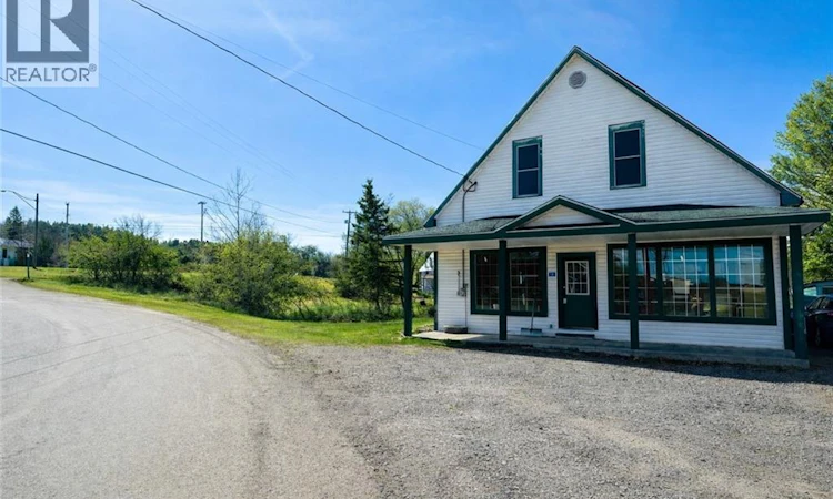 3 Howland Ridge Road