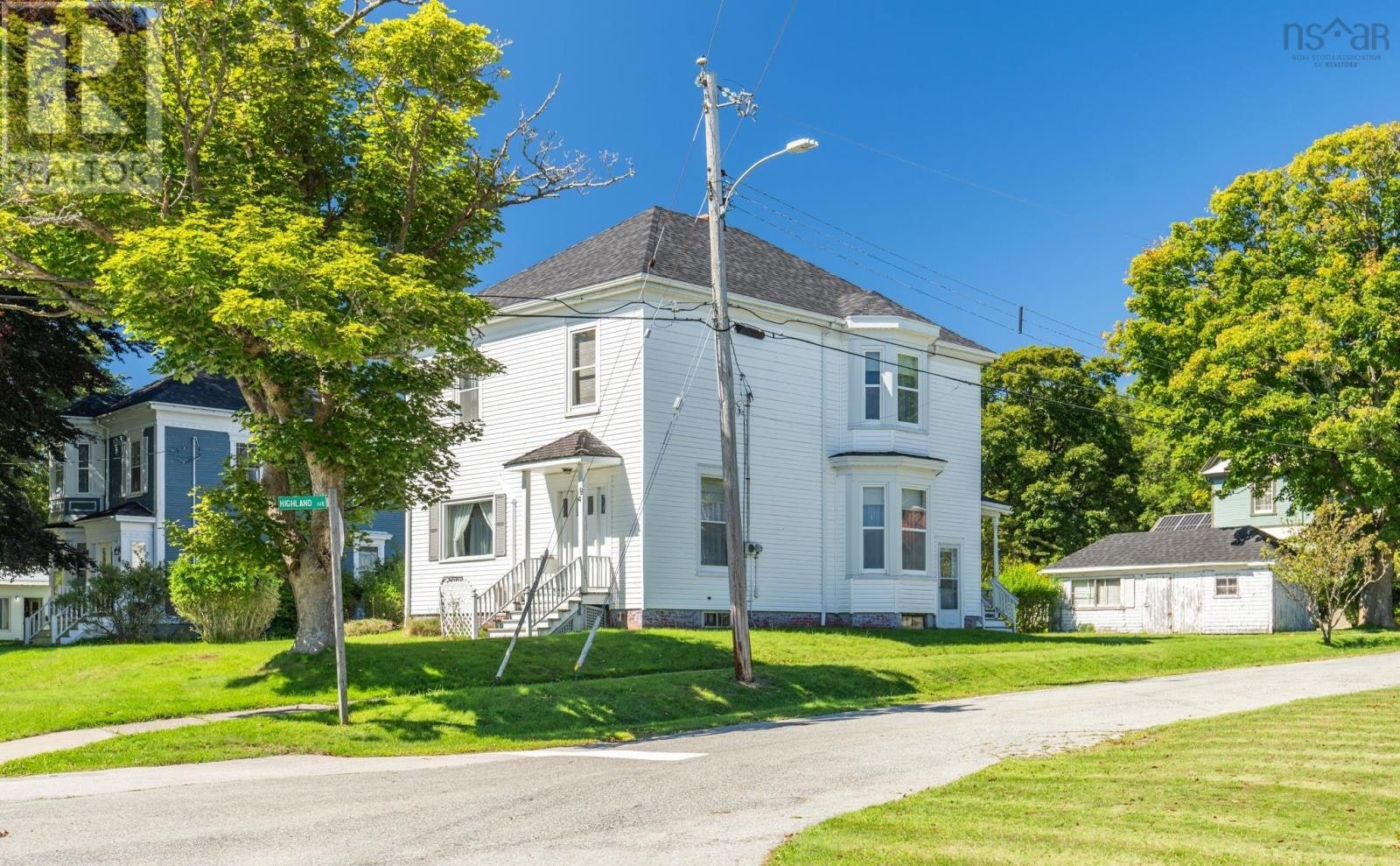 48 Albert Street, Yarmouth, NS, B5A 3N6