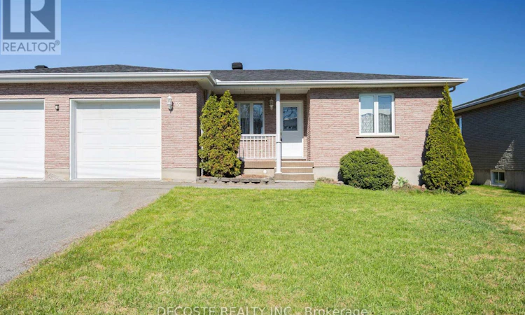 35 Sandfield Avenue N