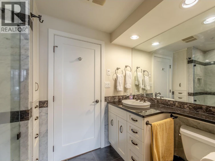 203-160 W Lakeshore Drive, Penticton, BC, V2A 9C2 - 30