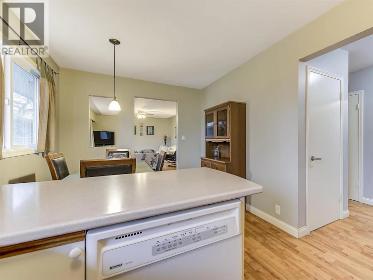 1122 Stockwell Avenue, Kelowna, BC, V1Y 6W6 - 14