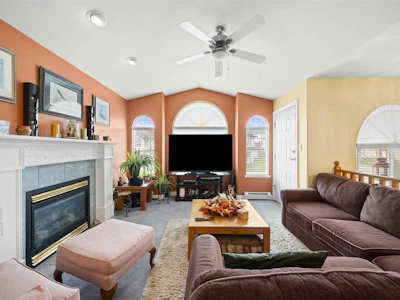 31533 Homestead Crescent - 4